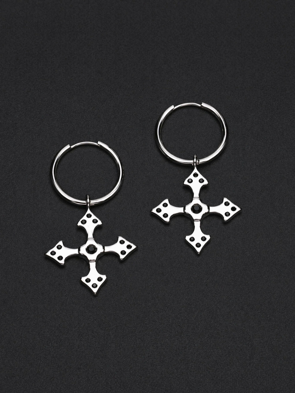 RELIC CROSS HUGGIES