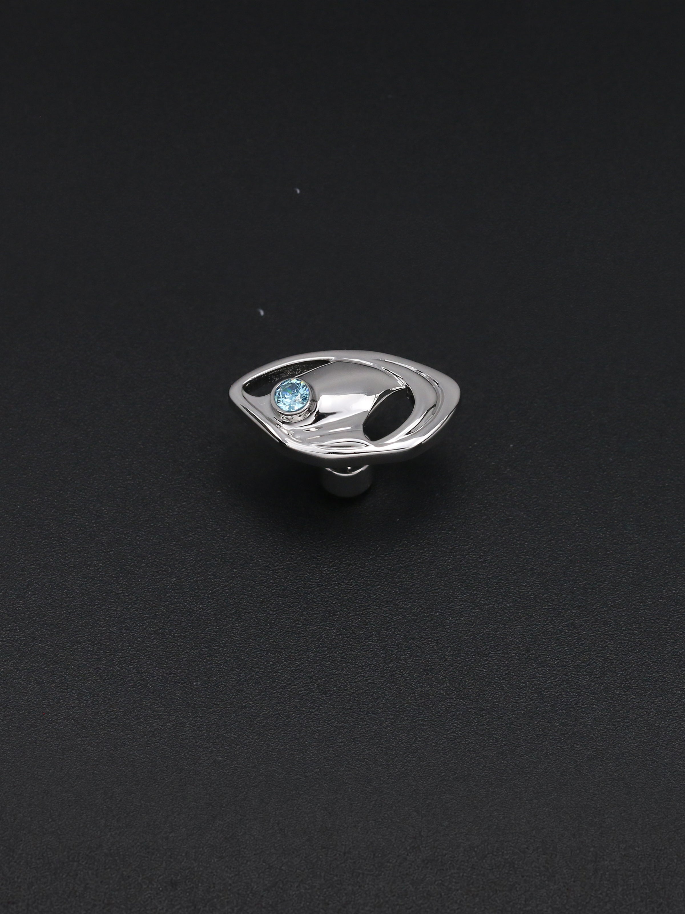 VOID IRIS STUDS