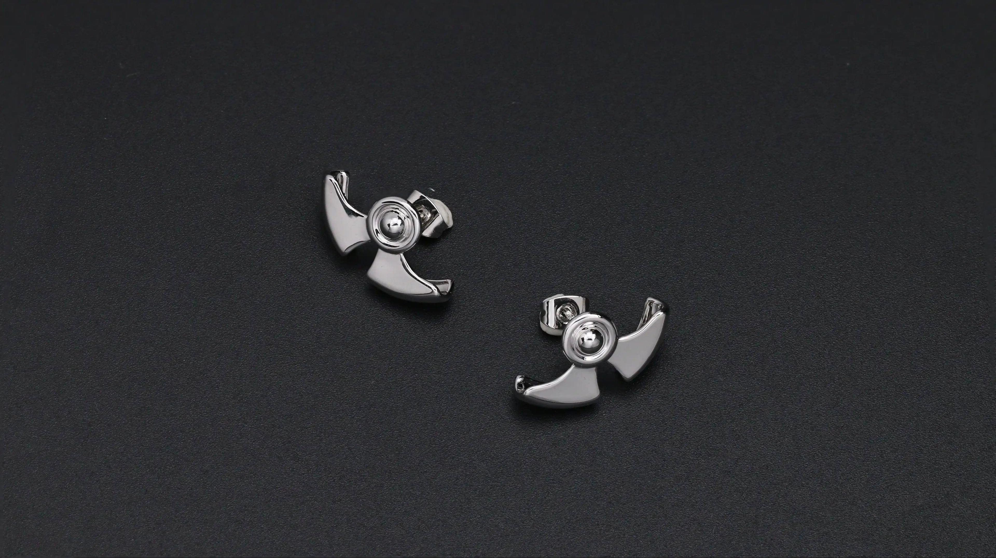 VORTEX BLADE STUDS | 漩涡叶片耳钉 - angle 2