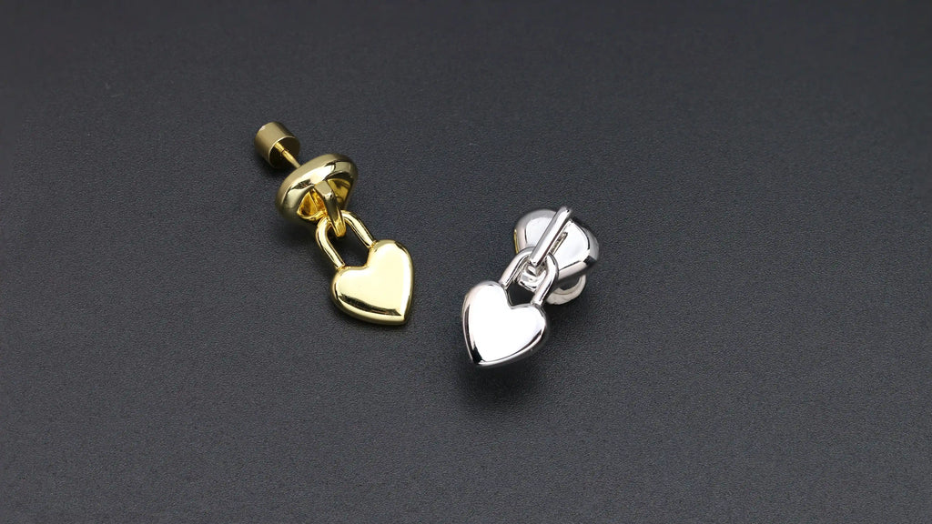 SOVEREIGN LOCK STUDS | 主权之锁耳钉 - detail