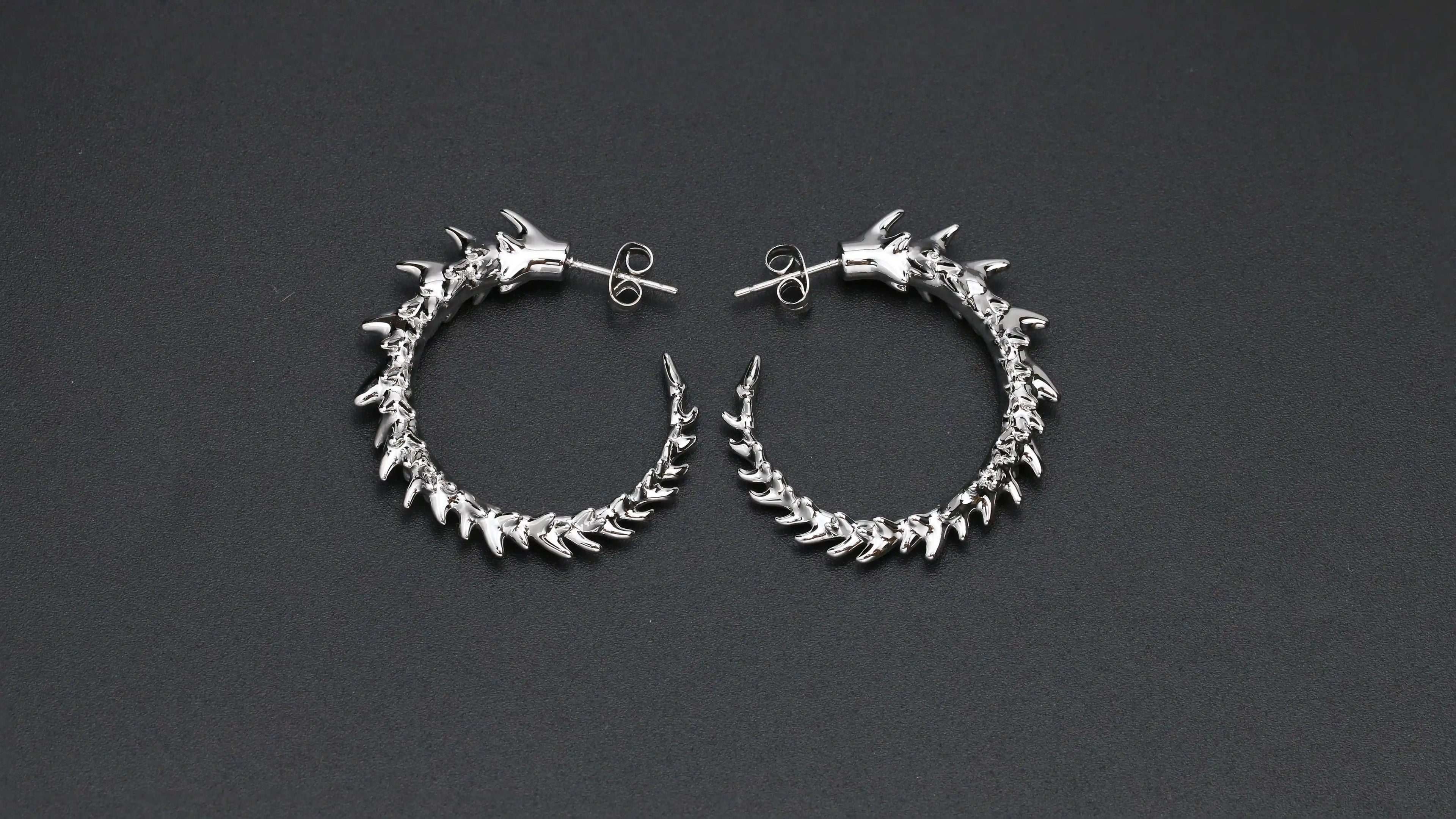 DRAGON SPINE HOOPS | 龙骨圈耳环