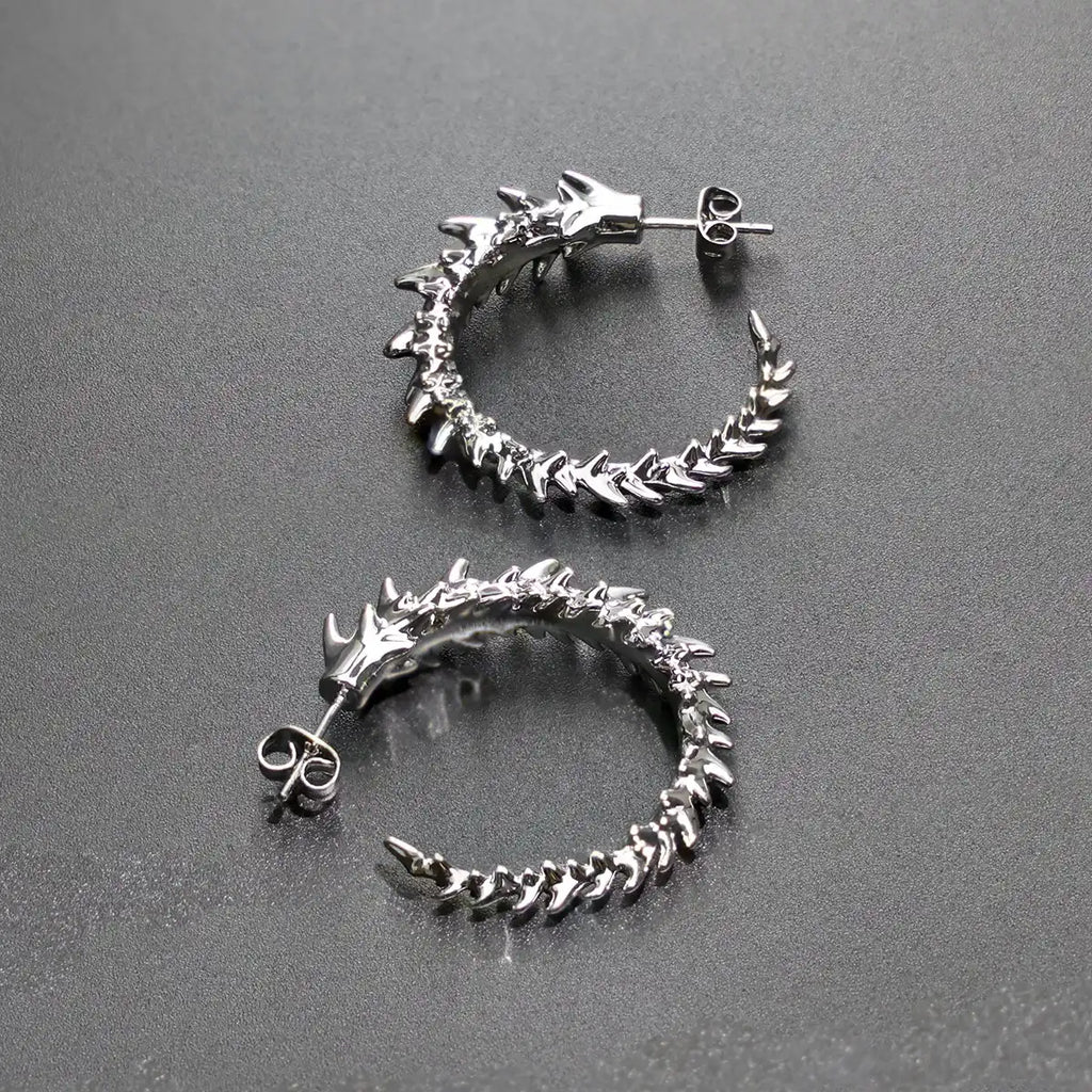 DRAGON SPINE HOOPS | 龙骨圈耳环 - angle 2