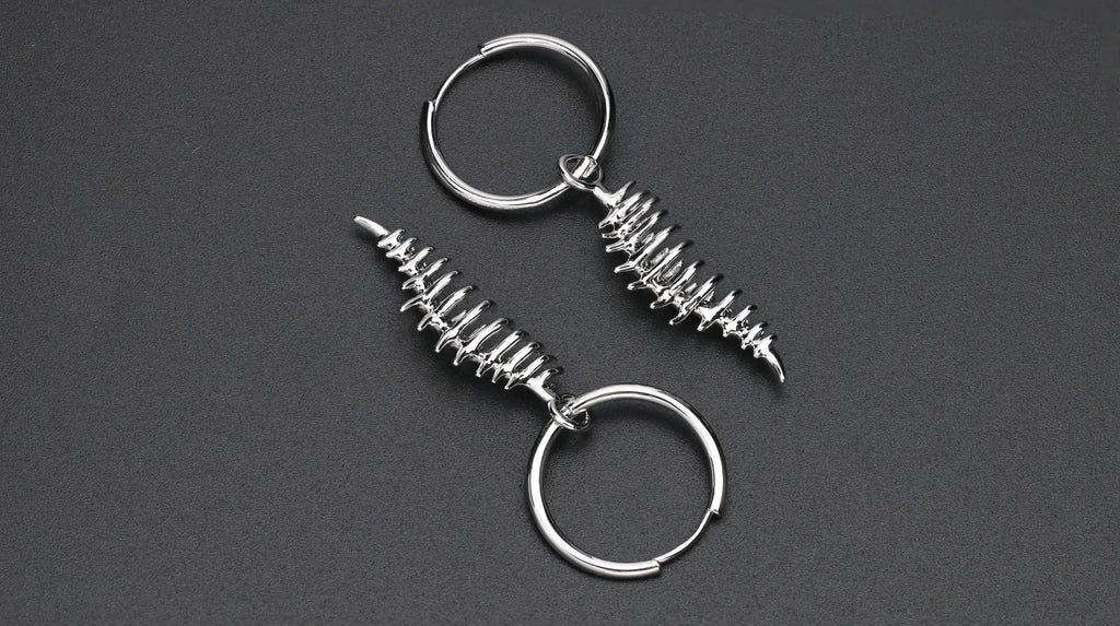 IRON SPINE HUGGIES | 鐵脊耳扣 - angle 2